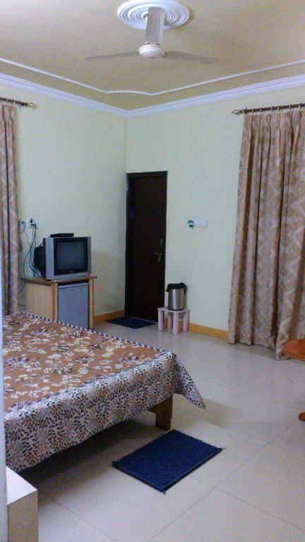 Hotel Kanishka Kanpur Habitación foto